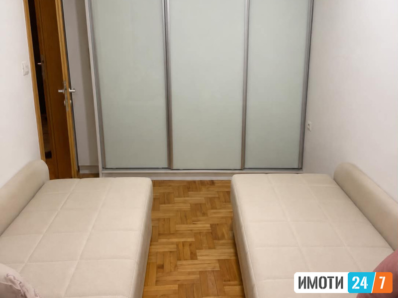 SE IZDAVA MODEREN DVOSOBEN STAN VO CENTAR