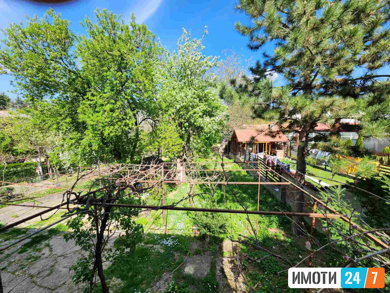 Се продава куќа во Радишани