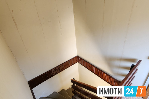 Се продава куќа во Радишани