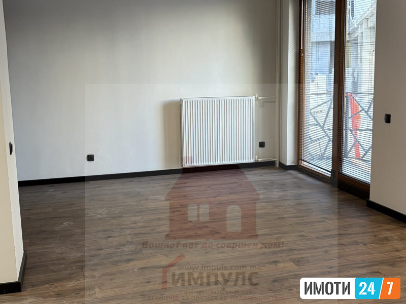 SAMOSTOJNA KUKJA SO LOKACIJA VO CENTAR