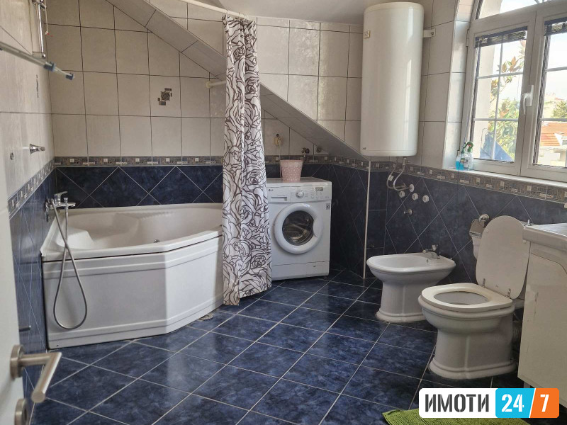 SE IZDAVA KUKJA VO KOZLE