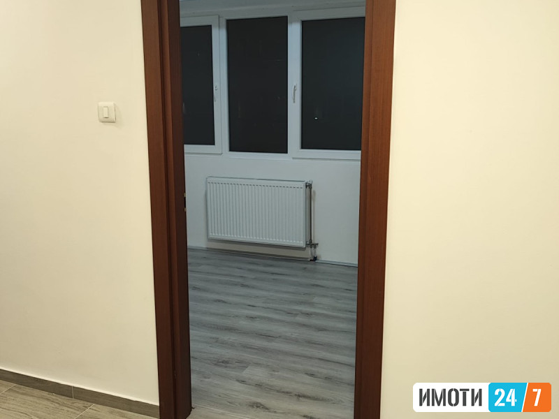 PRAZEN STAN ZA DELOVNA NAMENA VO AERODROM
