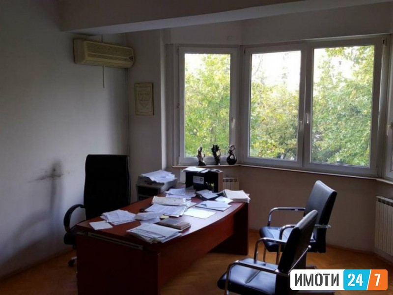 Rent Office space in   Aerodrom