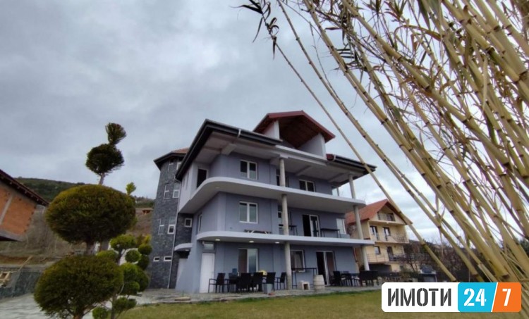 Урбан Лајф издава спрат од куќа со двор во Сопиште