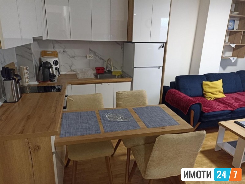 Урбан Лајф издава стан во дебар маало кај силбо