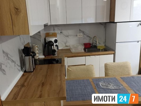 Урбан Лајф издава стан во дебар маало кај силбо