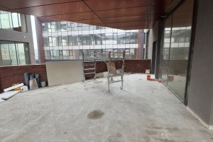 Урбан Лајф продава канцеларија со тераса во Порта Супериум