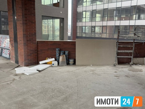 Урбан Лајф продава канцеларија со тераса во Порта Супериум