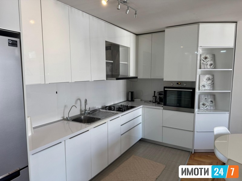 Урбан Лајф издава стан во Дебар Маало