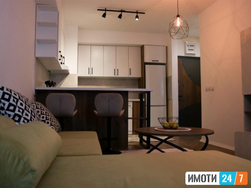 Урбан Лајф издава стан кај универзална сала