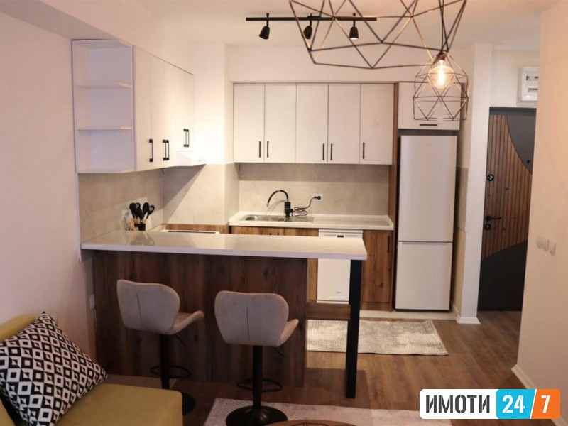 Урбан Лајф издава стан кај универзална сала