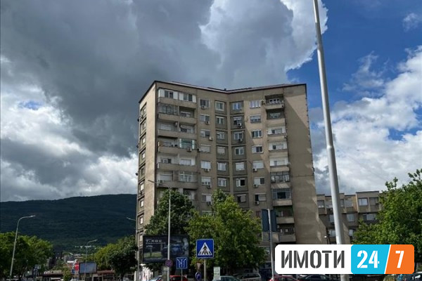 Урбан Лајф продава стан во Центар