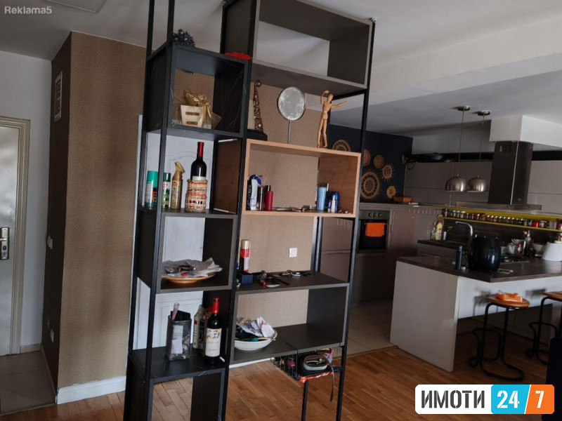 Урбан Лајф продава стан во Дебар маало