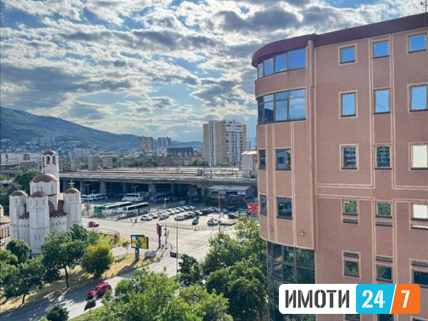 Урбан Лајф продава полунаместен стан кај Нова Железничка