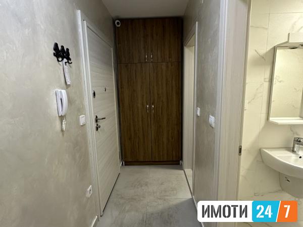 Урбан Лајф издава канцеларија во Аеродром