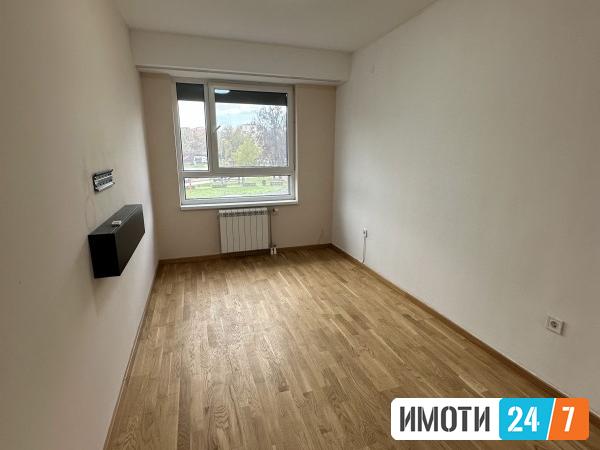 Урбан Лајф издава канцеларија во Аеродром