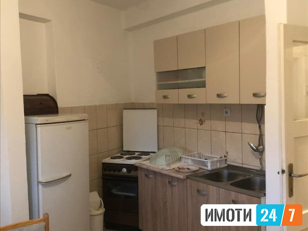 Урбан Лајф продава стан во Центар