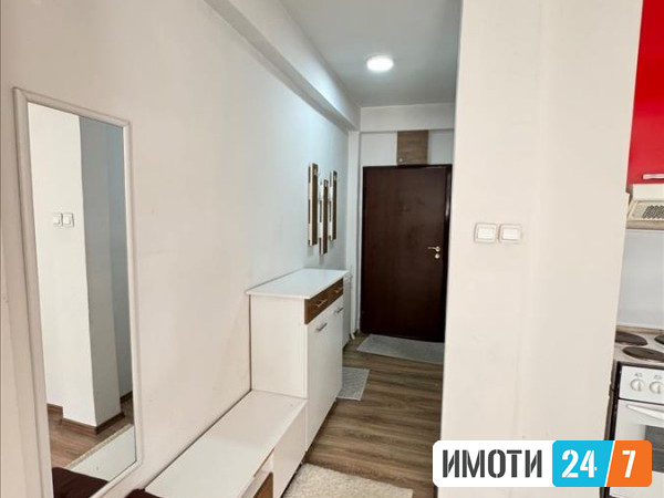 Урбан Лајф продава полунаместен стан кај Нова Железничка