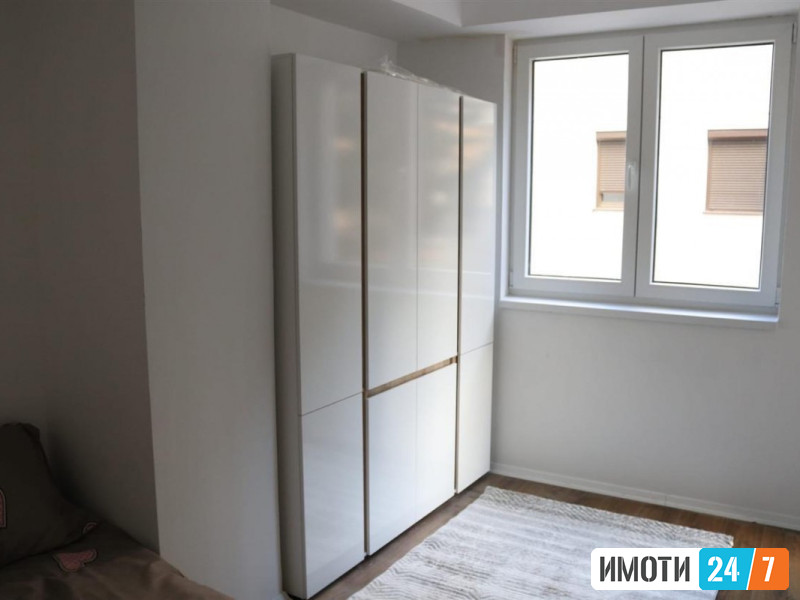 Урбан Лајф издава стан кај универзална сала