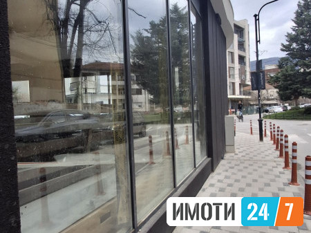 Урбан Лајф продава нов дукан во Дебар Маало