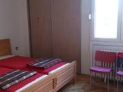 DOMIK IZDAVA LUX 3 SOBEN STAN VO CENTAR