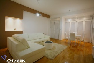 DOMIK IZDAVA LUX 3 SOBEN STAN VO DEBAR MAALO