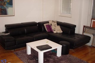 DOMIK IZDAVA LUX 3 SOBEN STAN VO CENTAR