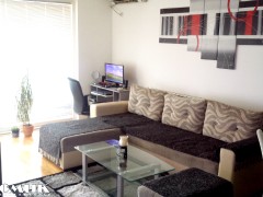 DOMIK IZDAVA LUX 2 SOBEN STAN NAD MVR