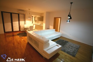 DOMIK IZDAVA LUX 3 SOBEN STAN VO CENTAR KAJ MVR