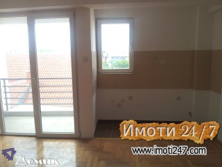 DOMIK PRODAVA NOV 3 SOBEN STAN VO DEBAR MAALO