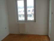 DOMIK PRODAVA NOV 3 SOBEN STAN VO DEBAR MAALO