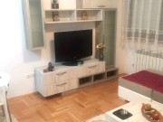 DOMIK PRODAVA LUX 3 SOBEN STAN KAJ RAMSTOR VODNO