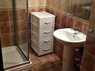 DOMIK IZDAVA 3 SOBEN NAMESTEN STAN VO CENTAR KAJ MVR