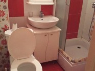 DOMIK IZDAVA 3 SOBEN NAMESTEN STAN VO KARPOS 3