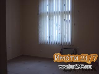 DOMIK IZDAVA DELOVEN PROSTOR KAJ VLADA 3 KANC