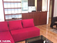 Agencija Domik izdava 2 soben namesten stan 50 m2 vo Kapistec Cena 230 Evra - sifra 256530  Pogledn