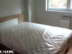 Agencija Domik izdava 2 soben namesten stan 50 m2 vo Kapistec Cena 230 Evra - sifra 256530  Pogledn