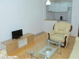 DOMIK IZDAVA 2 SOBEN NOV STAN VO DEBAR MAALO