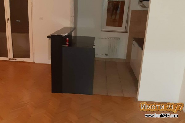 PRODAVAM STAN 86M2 VO DEBAR MALO