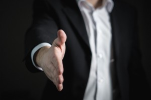Зошто е добро да продадете или да купите стан преку агенција за недвижности