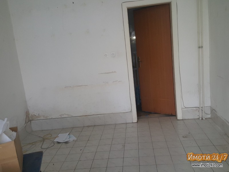 Се продава Деловен простор во  нас Карпош 4