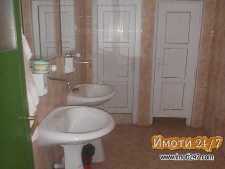 Се продава Деловен простор во  нас ЃПетров