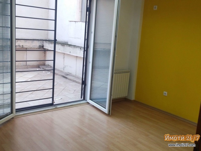 Rent Office space in   Centar