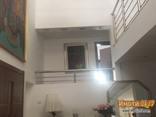 Се продава Куќа во  нас Влае