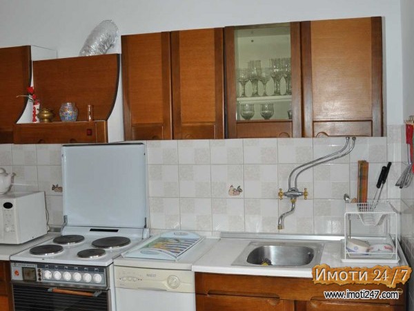 Rent House in   Crniche