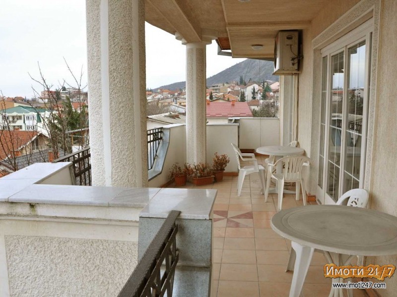 Rent House in   Crniche