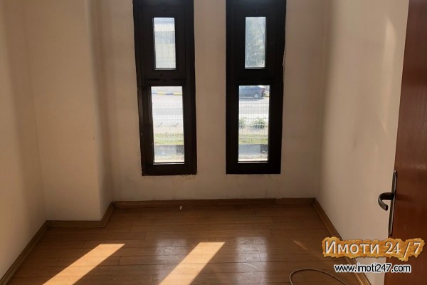Rent Office space in   Madzari