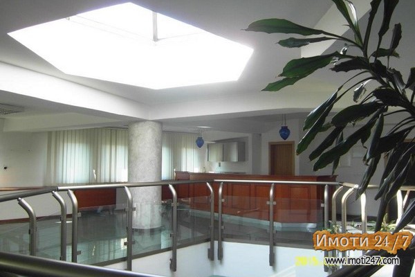 Rent Office space in   Centar