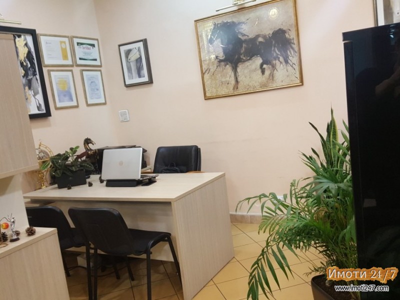 Се продава Деловен простор во  нас Центар