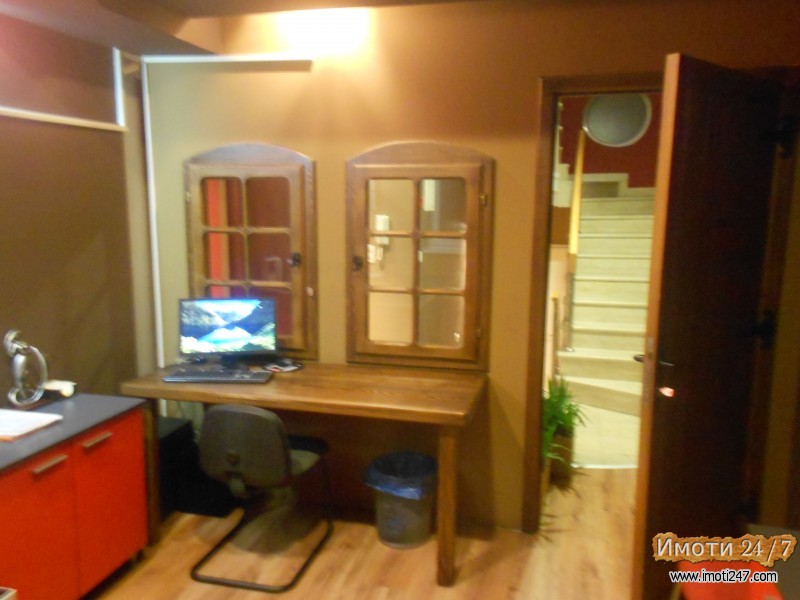 Rent Office space in   Centar